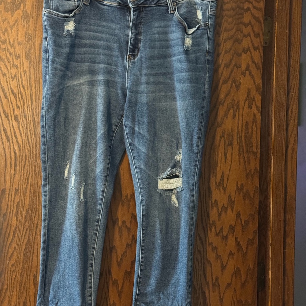Trendy Distressed Skinny Jeans in Blue